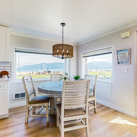Erikson Beach House Bow エクステリア 写真